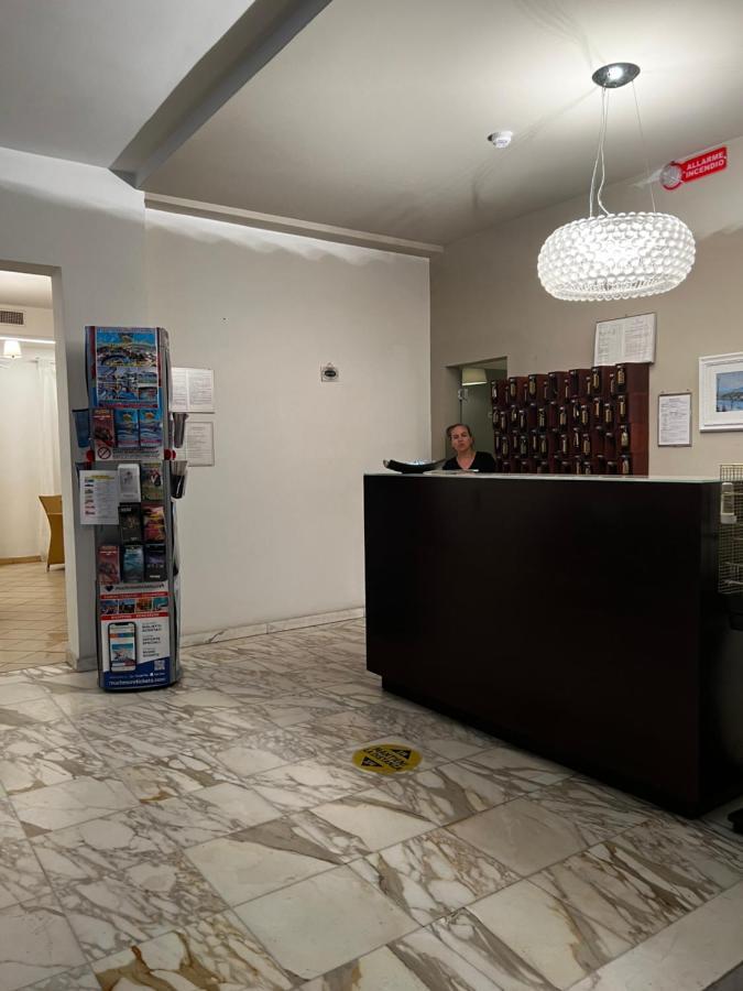 Hotel Trieste Риччоне Экстерьер фото